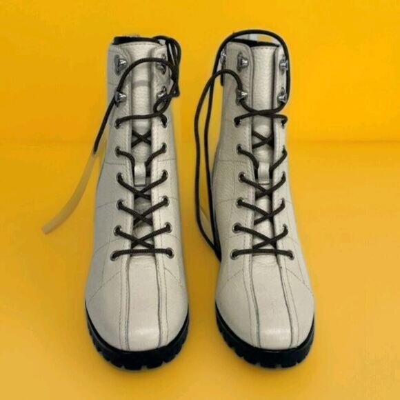 PAIGE Christie Chunky Leather Booties Boots in Bone size 10 NWB New Excellent - Picture 3 of 6